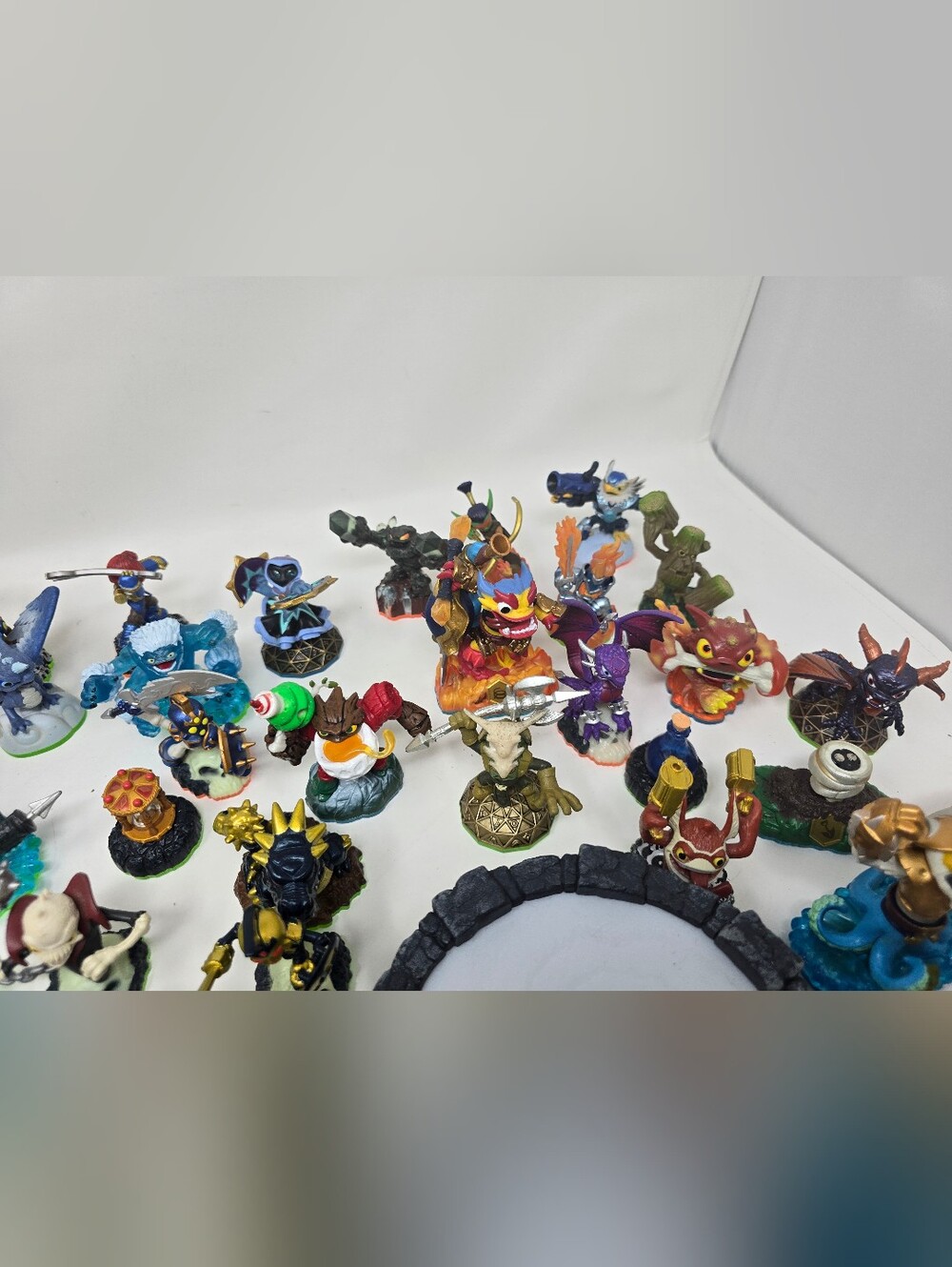 Huge Lot Of Activision Skylanders Figures Swap Force Action Figures Bag Stage - Picture 7 of 14